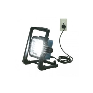 lampada-makita-deadml805-accesa